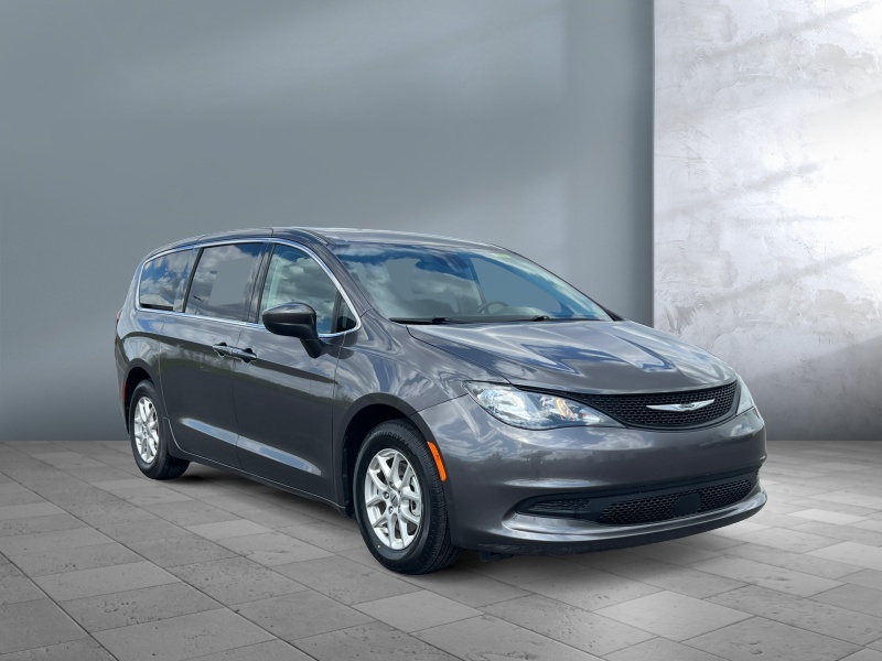 2023 Chrysler Voyager