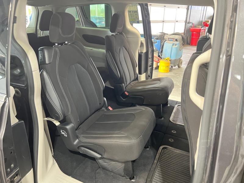2023 Chrysler Voyager