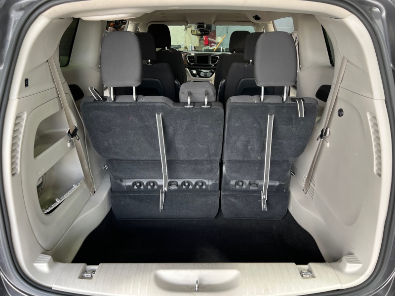2023 Chrysler Voyager