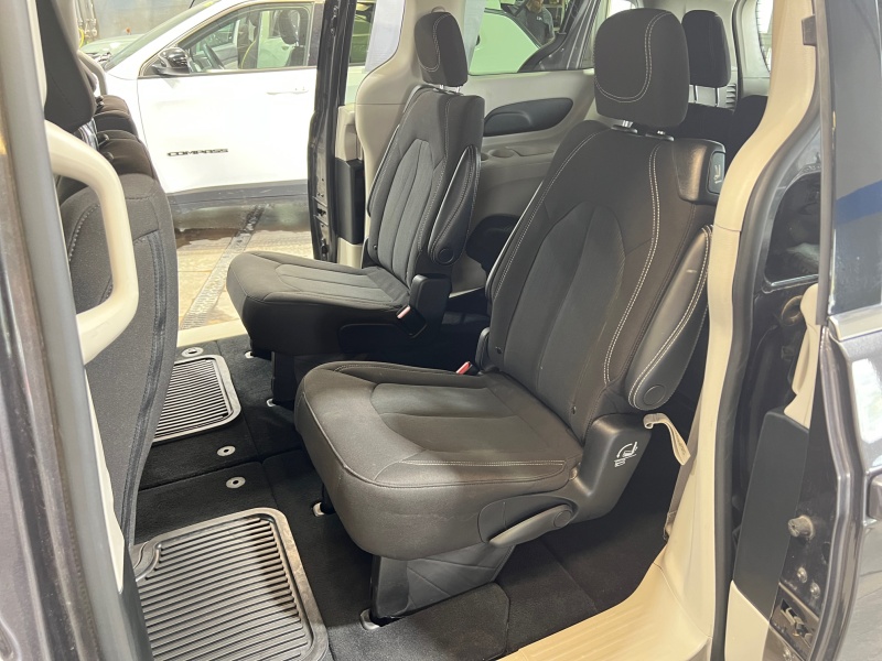 2023 Chrysler Voyager