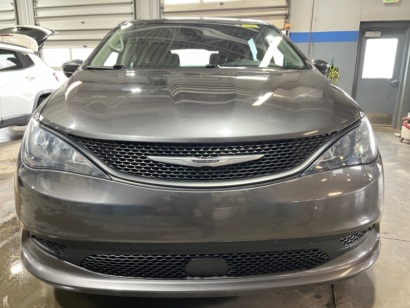 2023 Chrysler Voyager