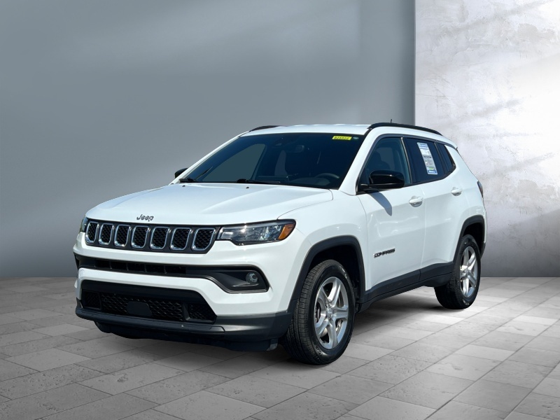 Used 2024 Jeep Compass Latitude Crossovers