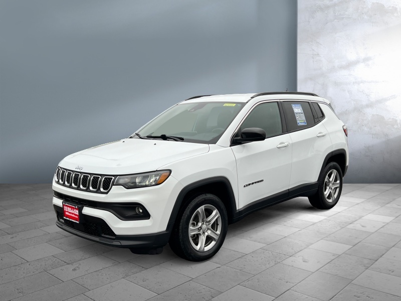Used 2024 Jeep Compass Latitude Crossovers