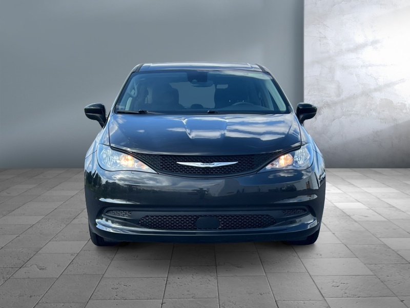 2023 Chrysler Voyager