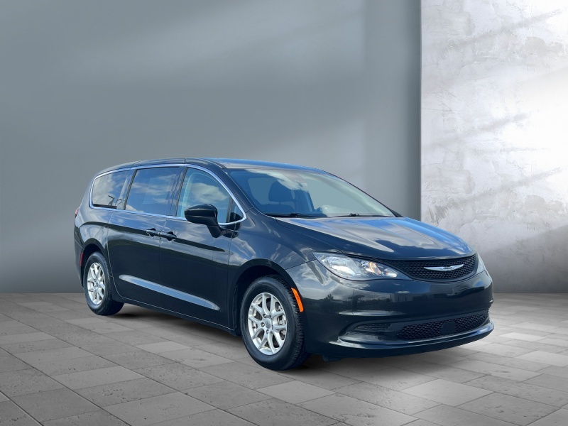 2023 Chrysler Voyager