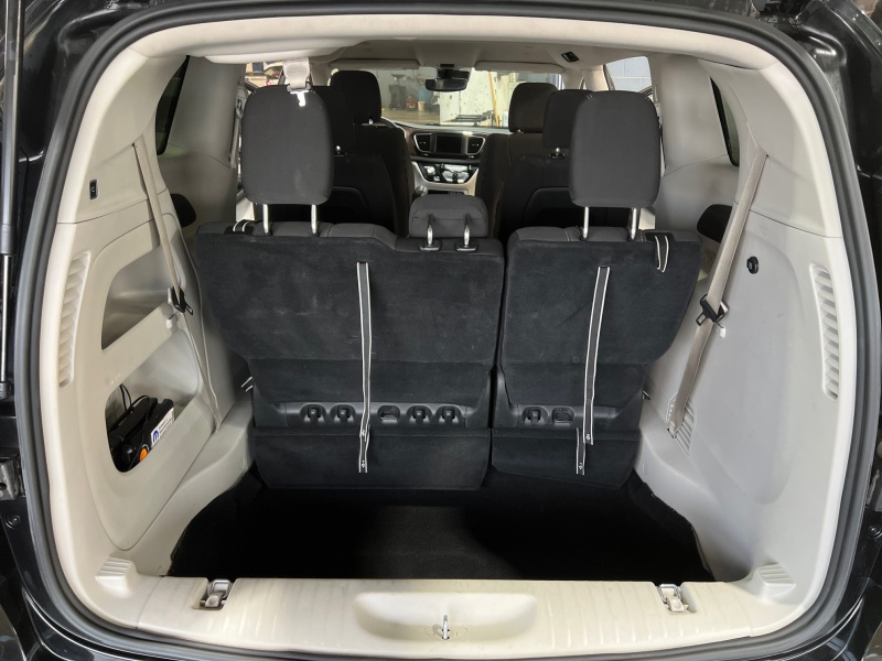 2023 Chrysler Voyager