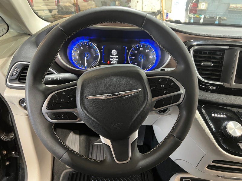 2023 Chrysler Voyager