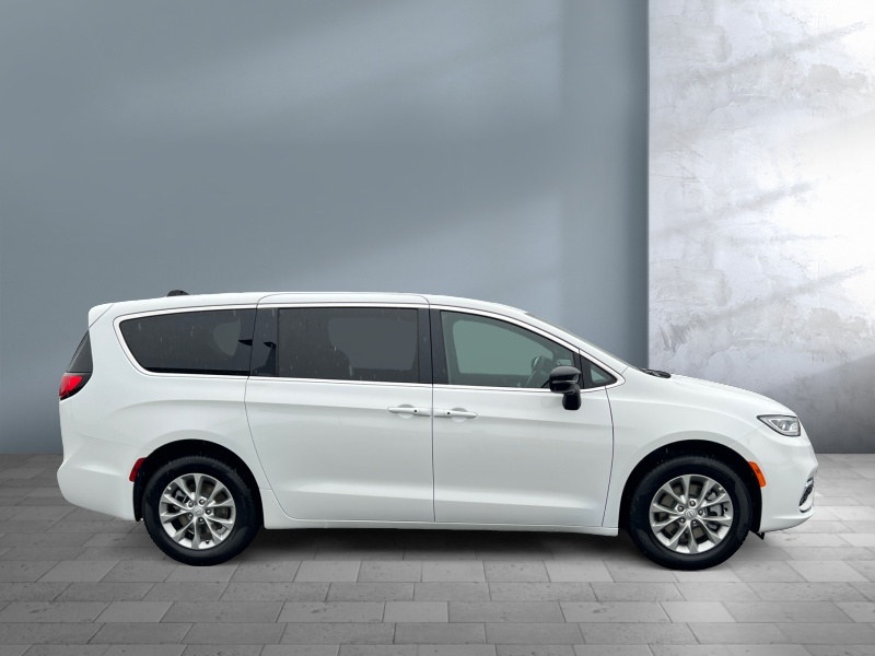 2025 Chrysler Pacifica