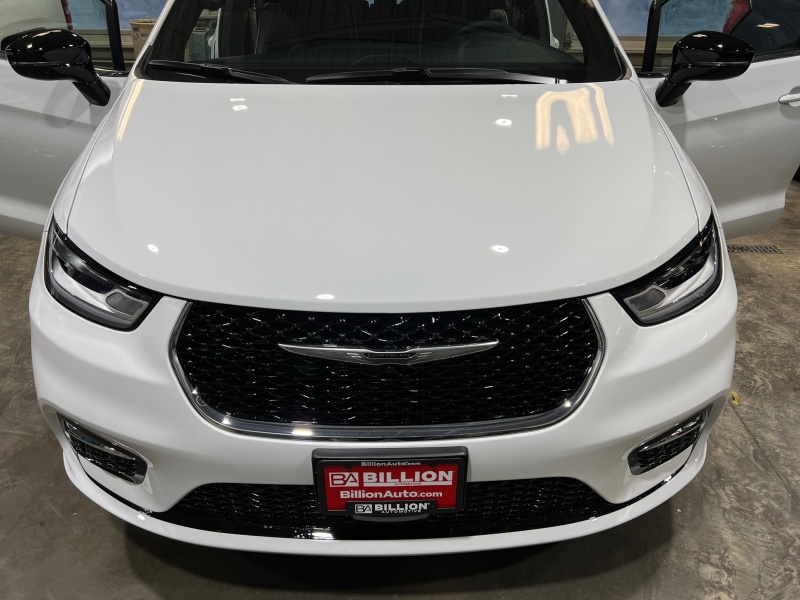 2026 Chrysler Pacifica