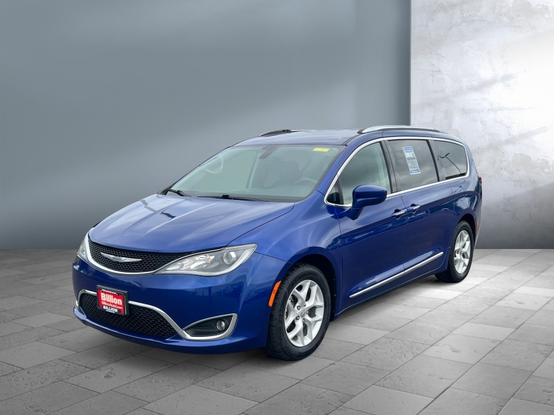 Used 2018 Chrysler Pacifica Touring L Vans