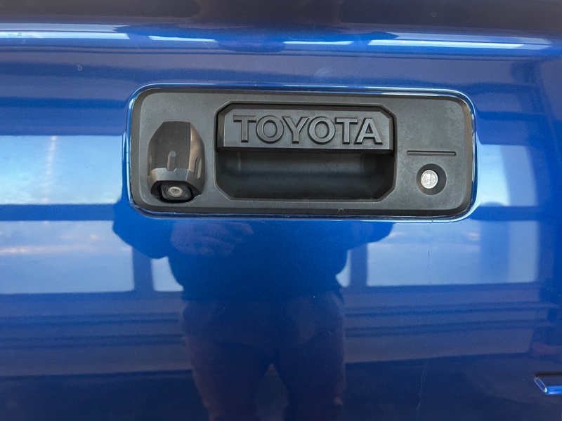 2015 Toyota Tundra 4WD Truck
