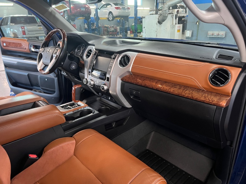 2015 Toyota Tundra 4WD Truck