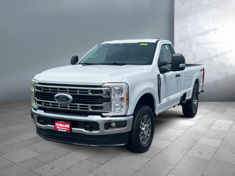 New 2025 Ford Super Duty F-350 SRW XLT Trucks