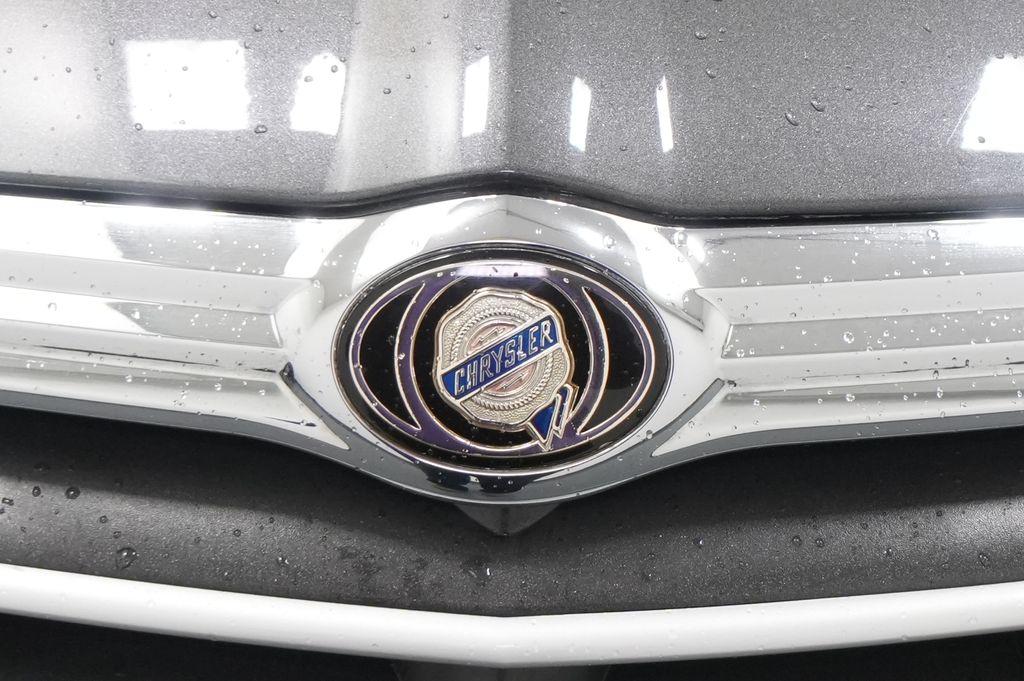2004 Chrysler Crossfire Base - Photo 11