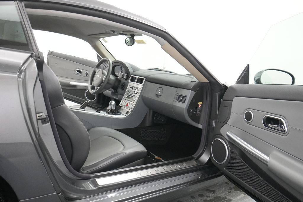 2004 Chrysler Crossfire Base - Photo 19