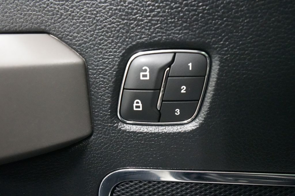 2020 Ford F-150 Platinum - Photo 18
