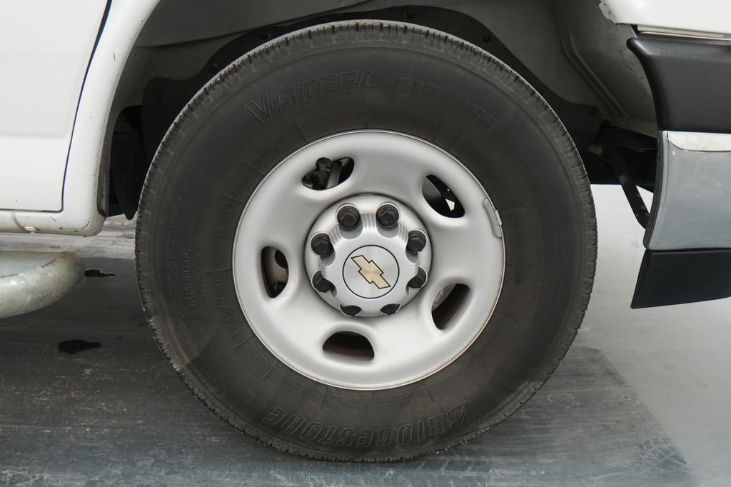 2024 Chevrolet Express 2500