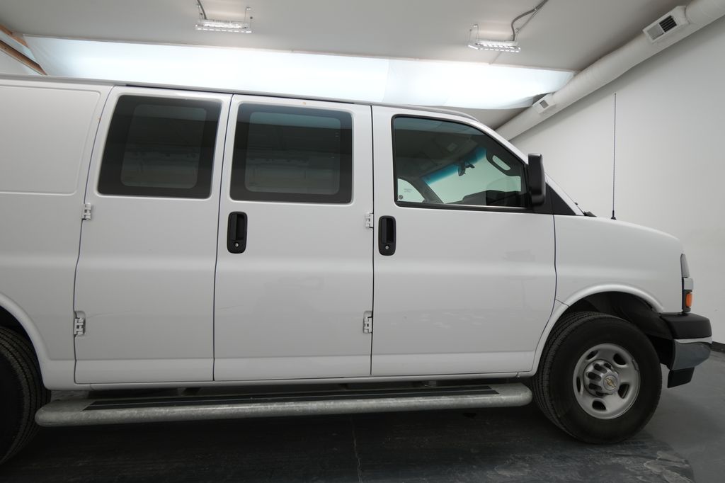 2024 Chevrolet Express 2500