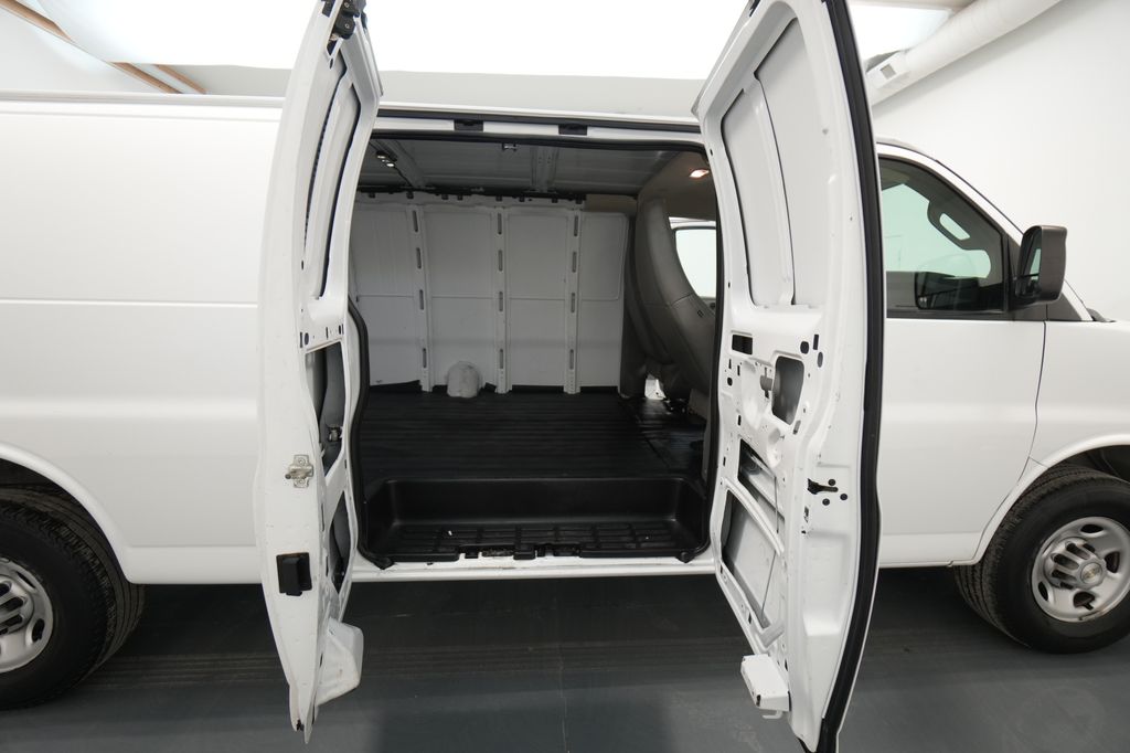 2021 Chevrolet Express 2500