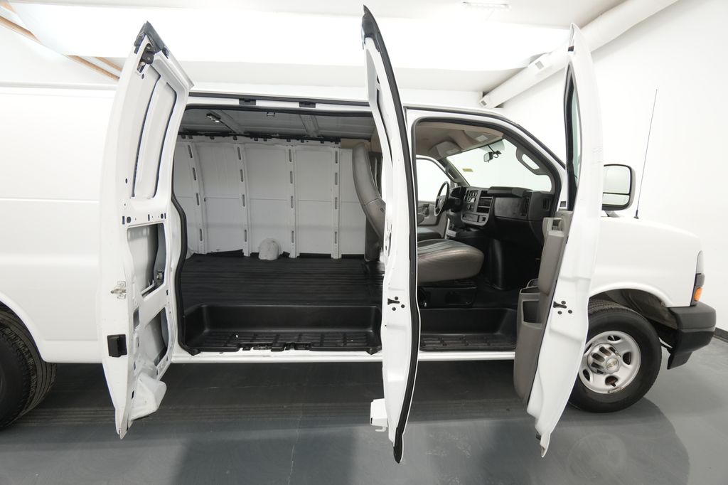 2021 Chevrolet Express 2500