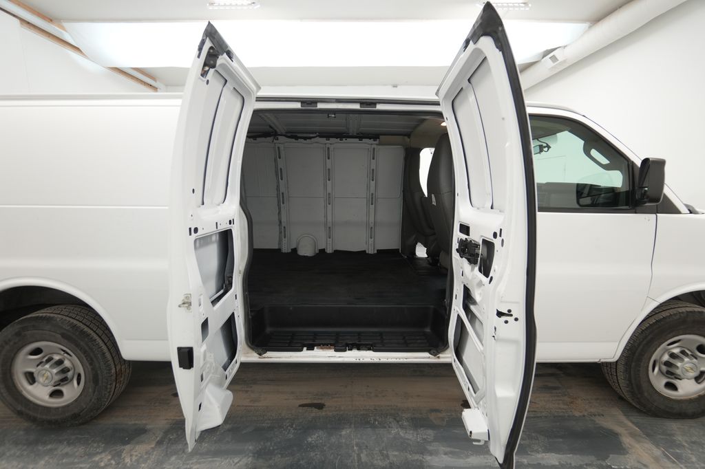 2021 Chevrolet Express 2500