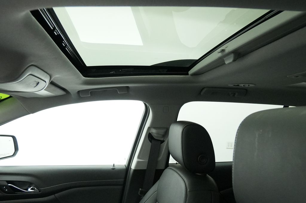 2021 GMC Acadia SLT - Photo 27