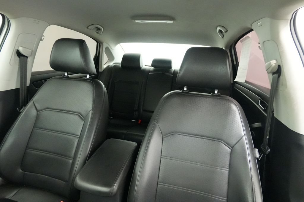 2015 Volkswagen Passat Limited Edition - Photo 13