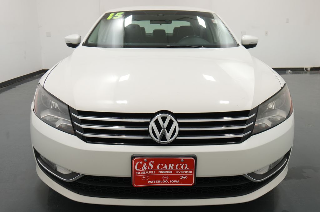2015 Volkswagen Passat Limited Edition - Photo 2