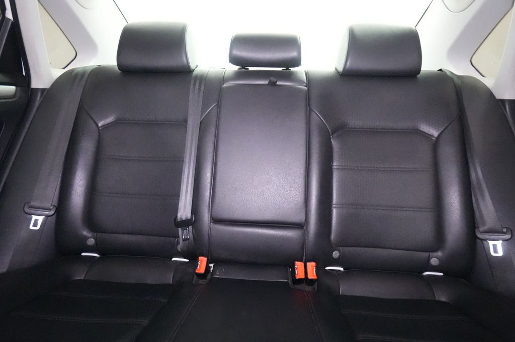 2015 Volkswagen Passat Limited Edition - Photo 16