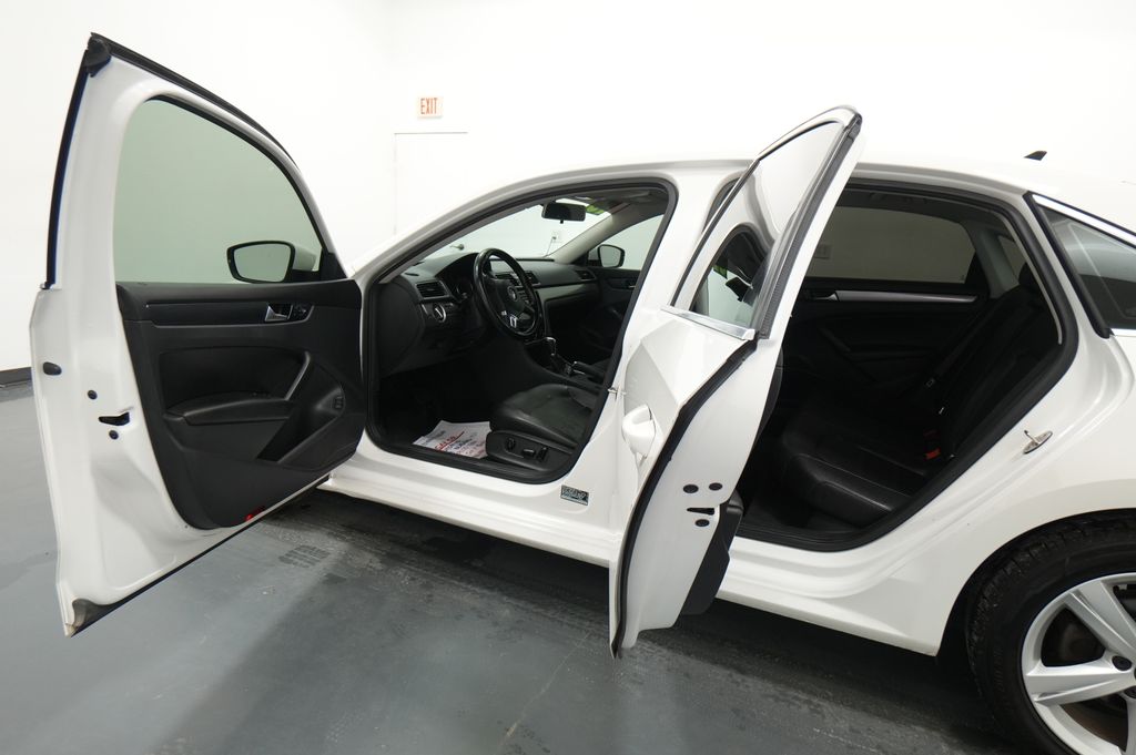2015 Volkswagen Passat Limited Edition - Photo 18