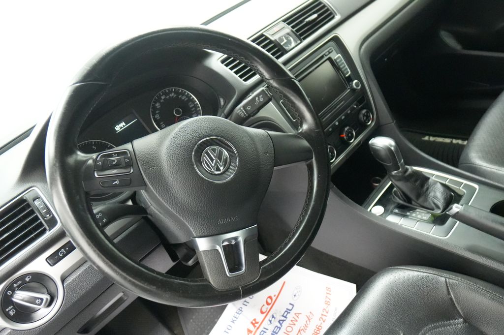 2015 Volkswagen Passat Limited Edition - Photo 12
