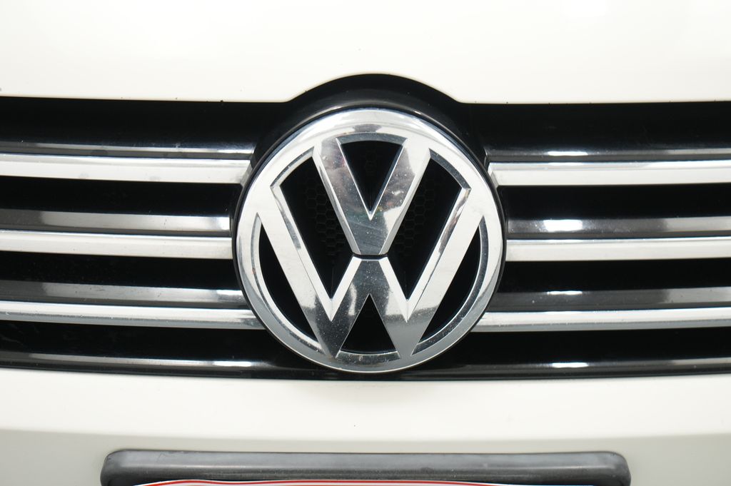 2015 Volkswagen Passat Limited Edition - Photo 11