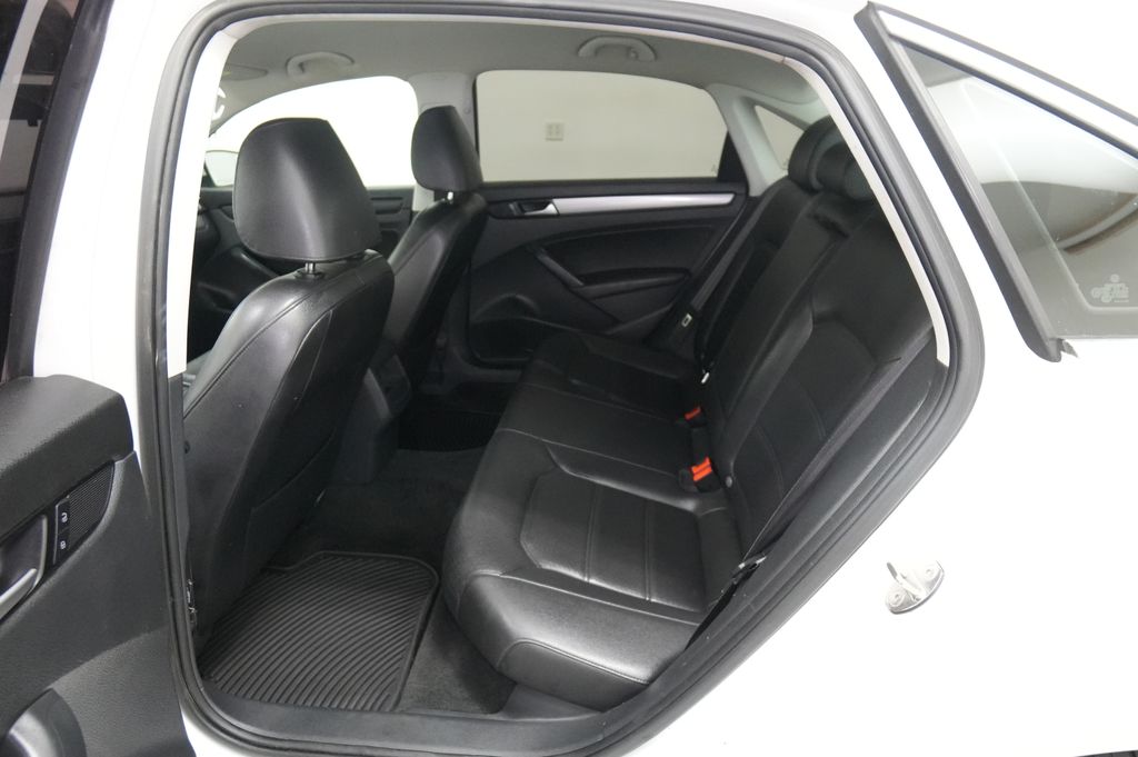 2015 Volkswagen Passat Limited Edition - Photo 17
