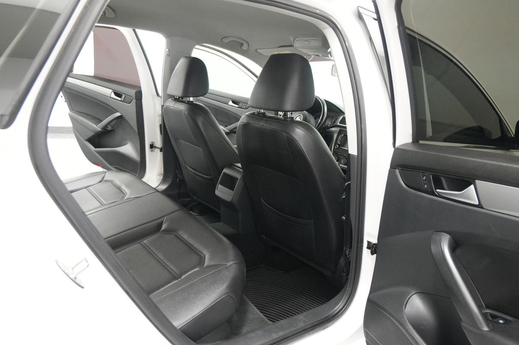 2015 Volkswagen Passat Limited Edition - Photo 22