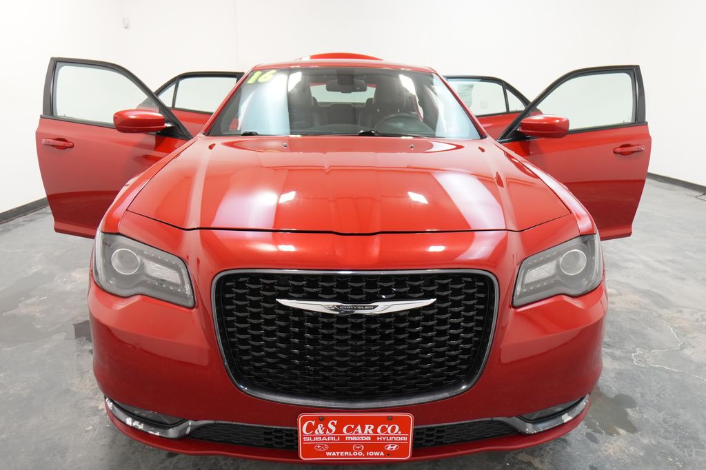 2016 Chrysler 300
