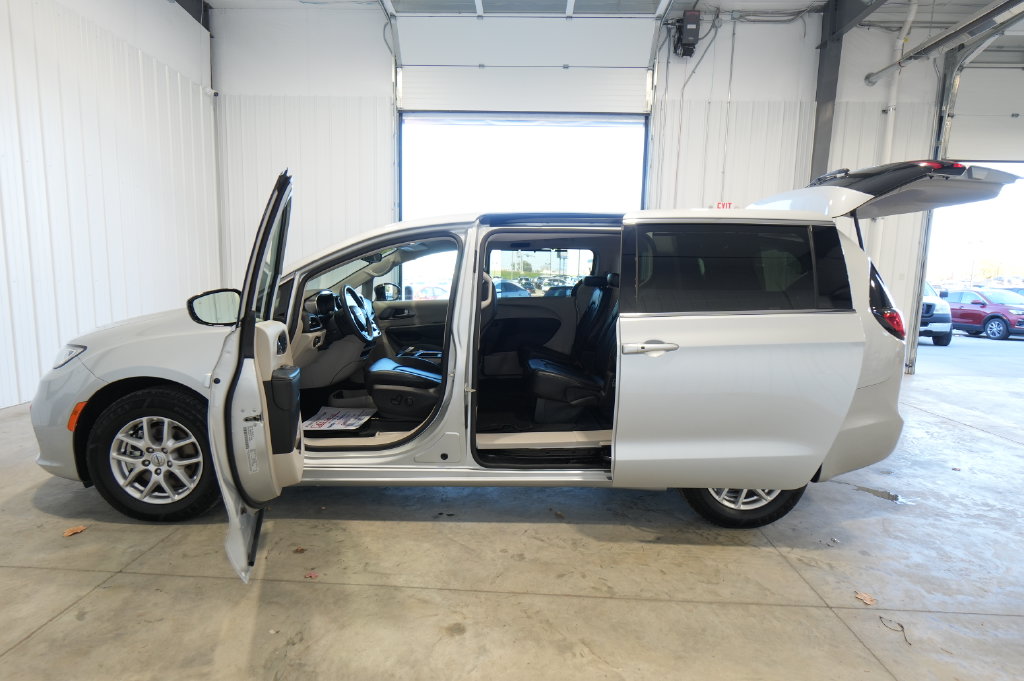 2024 Chrysler Pacifica