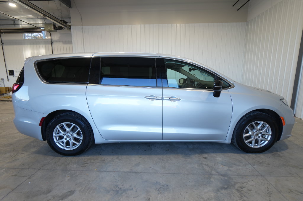 2024 Chrysler Pacifica