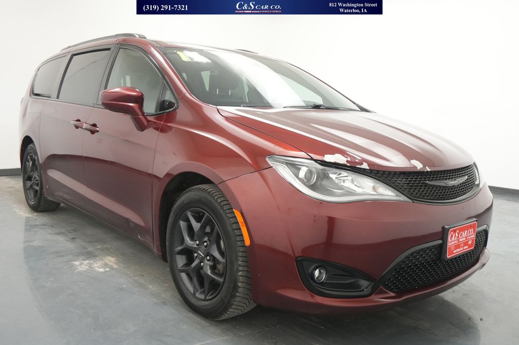 2019 Chrysler Pacifica Touring L Plus's photo