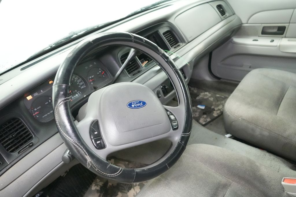 2004 Ford Crown Victoria
