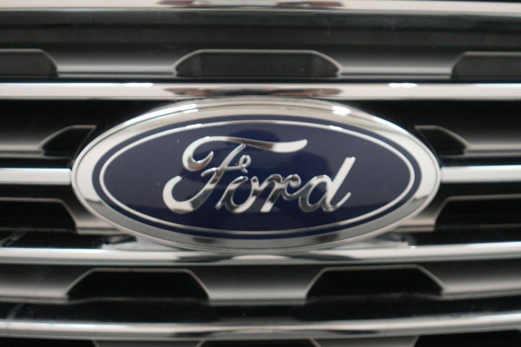 2021 Ford Edge