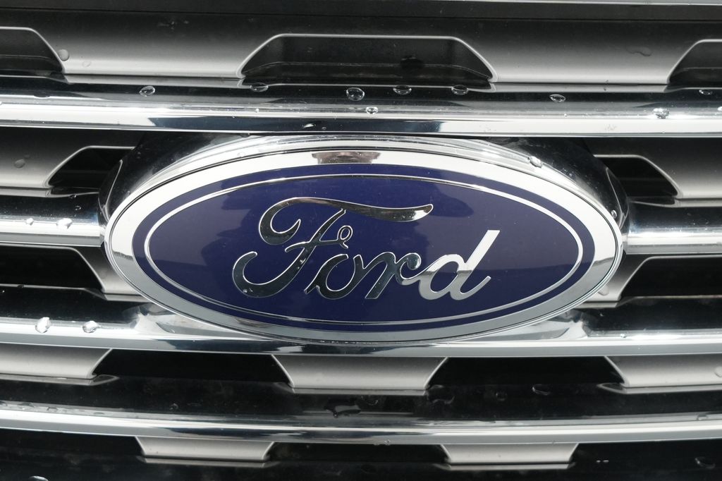 2019 Ford Edge