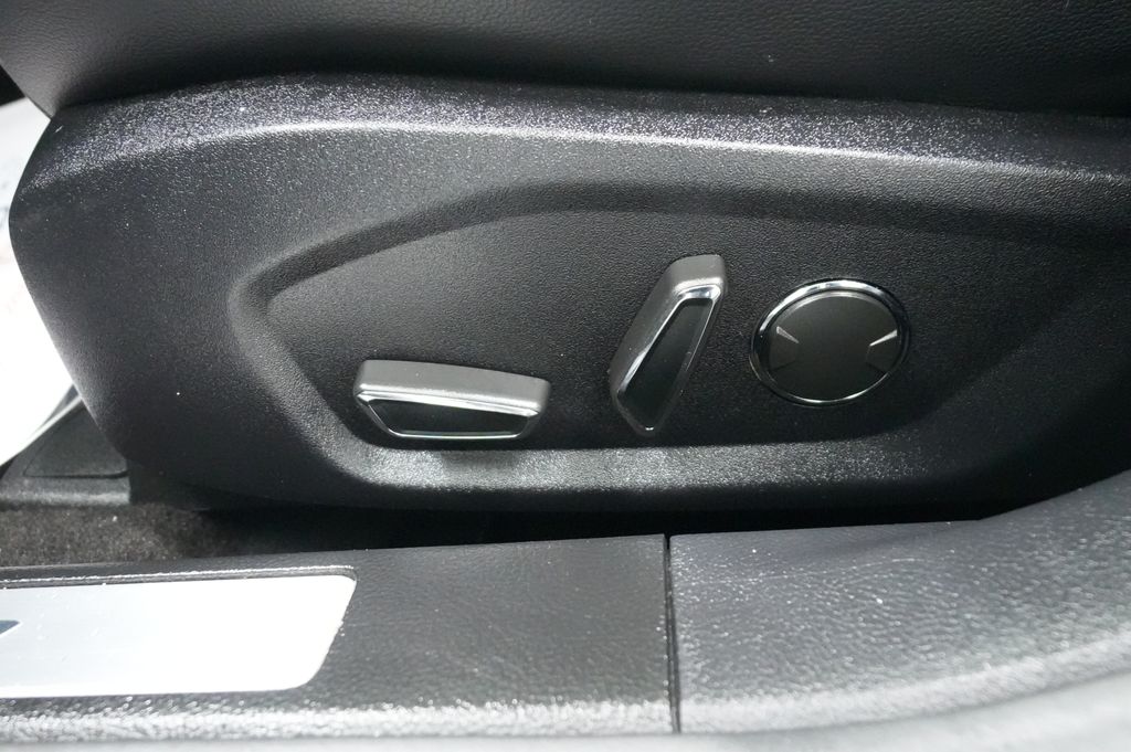 2020 Ford Fusion Titanium - Photo 15