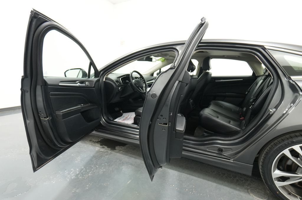 2020 Ford Fusion Titanium - Photo 20
