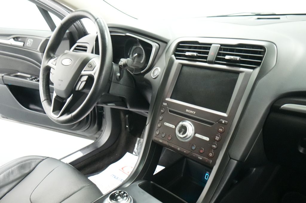 2020 Ford Fusion Titanium - Photo 25