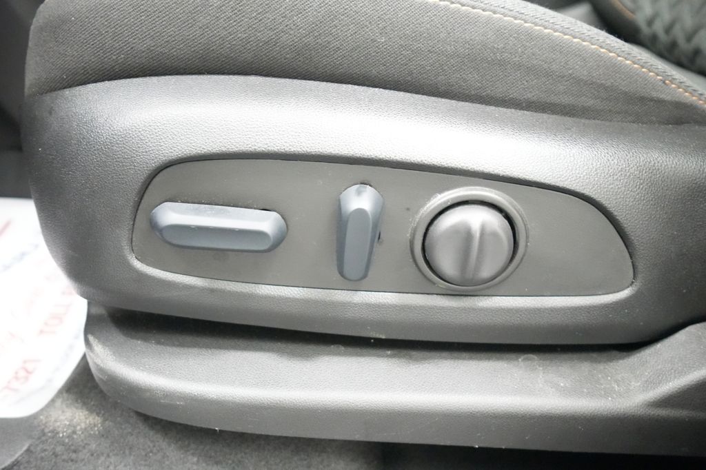 2023 Chevrolet Equinox LT - Photo 17