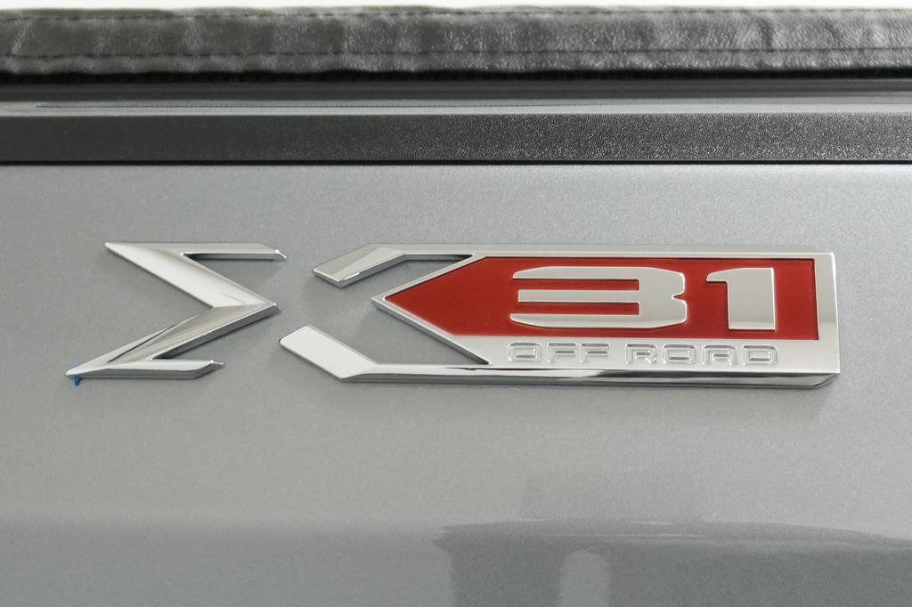 2025 GMC Sierra 1500 Elevation - Photo 11