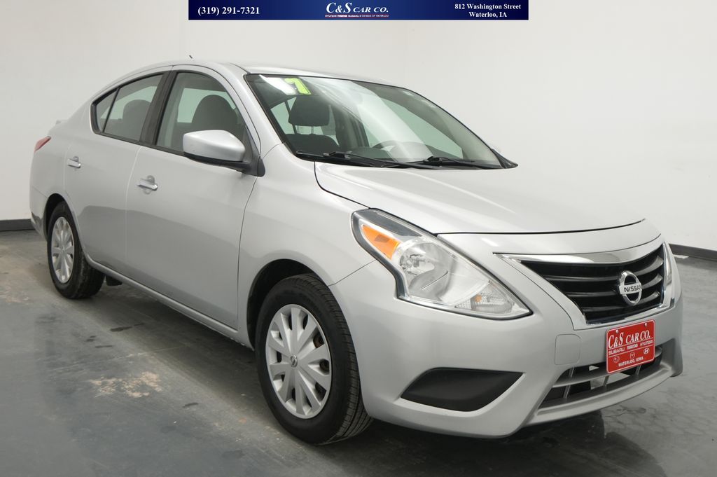 Used 2017 Nissan Versa 1.6 SV Cars
