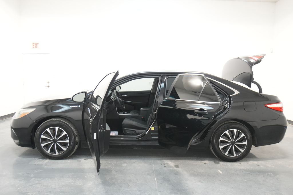 2017 Toyota Camry Hybrid