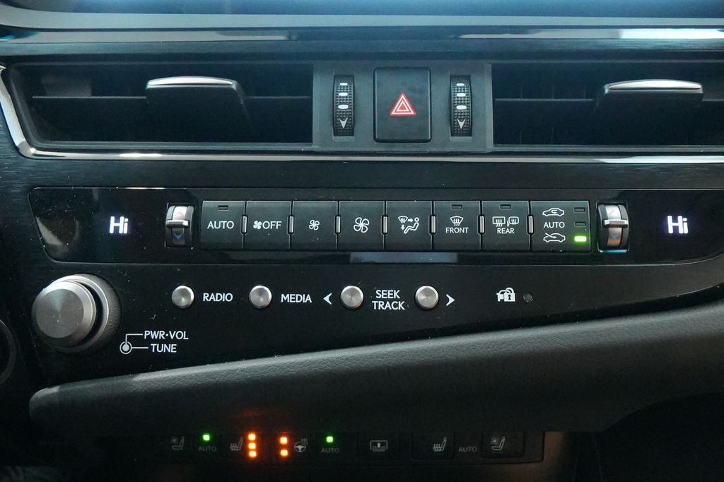 2023 Lexus ES