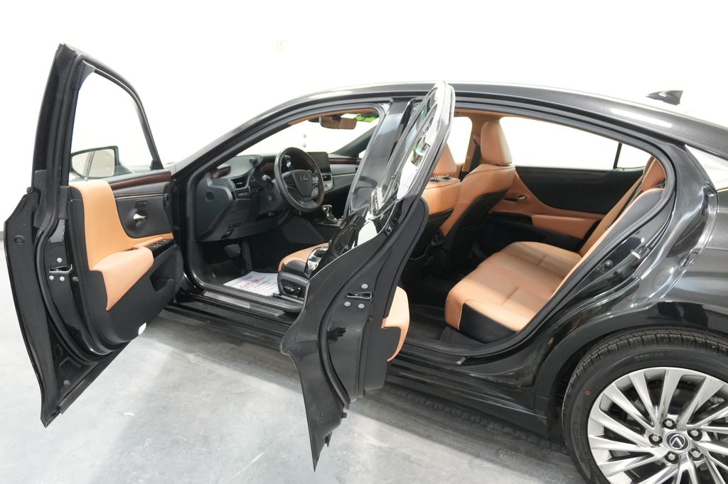 2023 Lexus ES